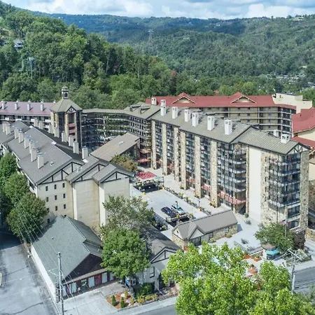 Heart Of Gatlinburg, Sleep 6-8 Apartment